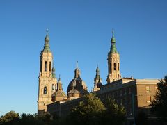 -皮拉尔圣母圣殿主教座堂