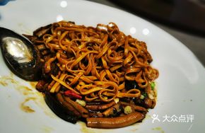 Stir-fried Eel and Egg Noodles