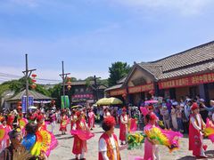 -清风小镇闯关东影视基地