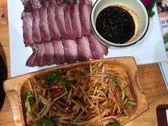 -老滇山寨•云南特色菜•地方菜•民族风情歌舞表演(金碧店)