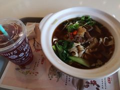 -东方既白(上海浦东国际机场)