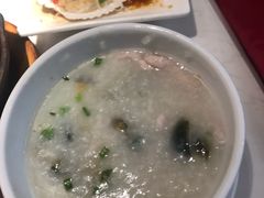 皮蛋肉丝粥-避风塘·老港味餐厅(虹口龙之梦店)