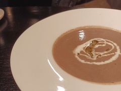 松露蘑菇奶油汤-C&R西班牙餐厅