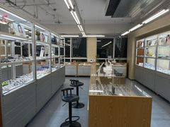 -无奔眼镜·蔡司·依视路授权店(朝阳大悦城店)