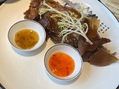 脆皮酸梅鸭-一江春水·杭帮臻宴(三台山店)