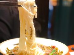 肥肠鸡米线-八月美食小馆(银泰城总店)