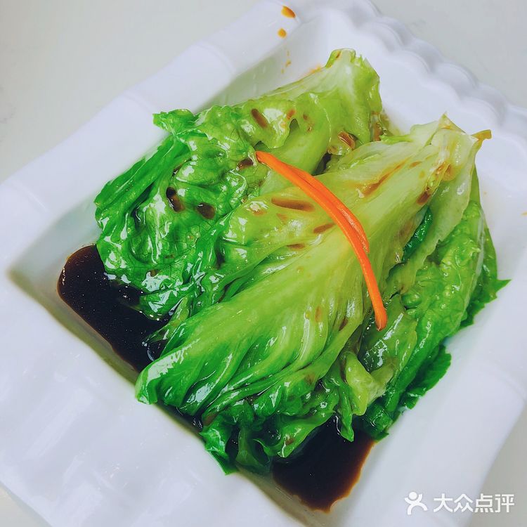 服务生会帮忙泡茶，很舒适哦