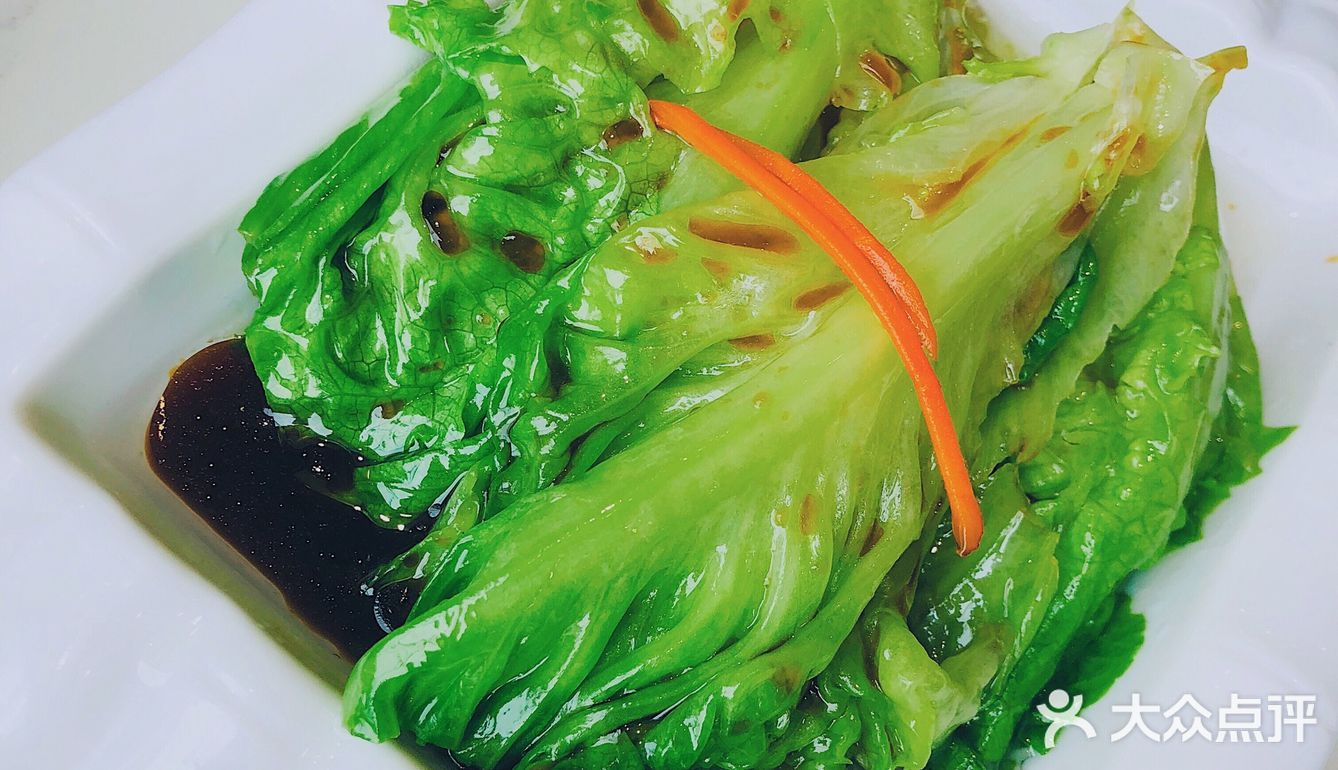 服务生会帮忙泡茶，很舒适哦