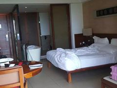 -三亚湾海居铂尔曼度假酒店