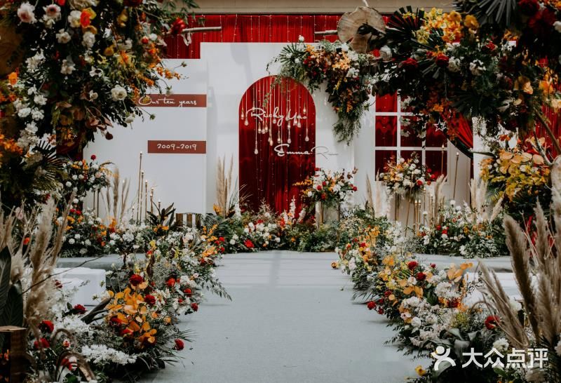 红色西式仪式婚礼