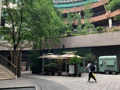 -瑞虹新天地月亮湾