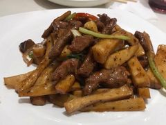 蜜椒汁杏鲍菇牛柳丝-太兴餐厅(东方广场分店)