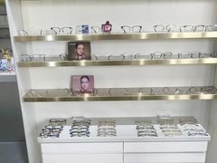 -视野联行眼镜•蔡司•依视路(温江店)