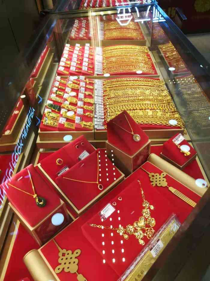 金六福尚美珠宝(吉阳店)-"金六福珠宝可以说是在卖首饰黄金这些东西中