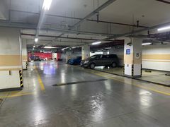 -中原城市广场-停车场