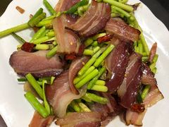 藏香猪腊肉-蜀香川菜鱼庄(然乌店)
