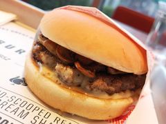 蘑菇牛肉汉堡-FATBURGER 特富客汉堡(外交公寓店)