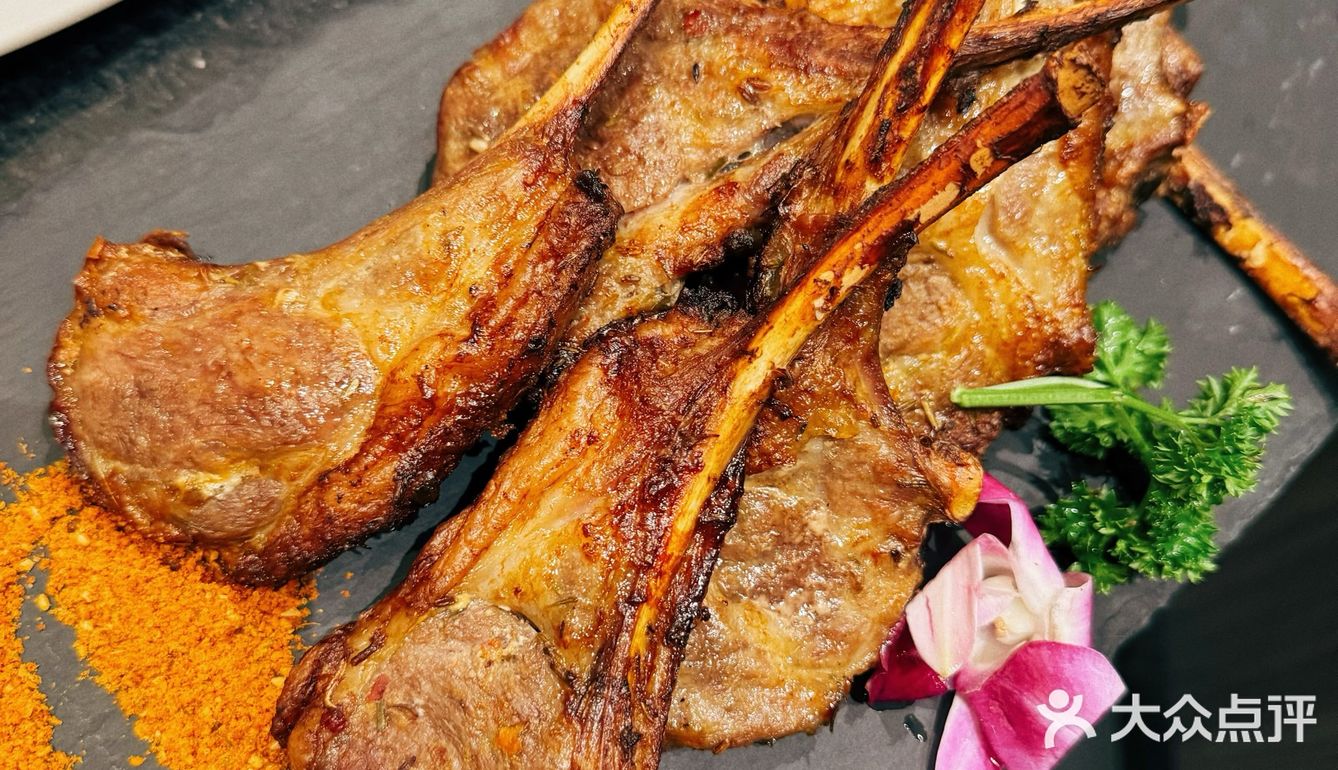 吃完饭还可以唱歌儿 非常推荐de一家餐厅哟