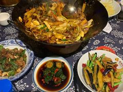 -富正毅三下锅·湘西韵味(天门山索道店)