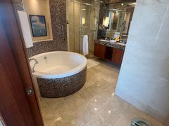 -汕尾巴黎半岛酒店