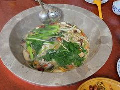 -姚记抚仙湖石锅鱼庄