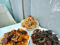 -丹水桥地锅鱼·翘嘴鲌·地方特色全鱼宴(丹江口大坝店)