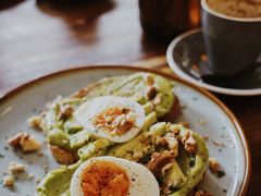 牛油果煮蛋吐司-RAC BAR(安福路店)