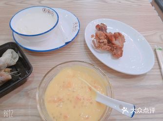 外皮酥脆，里头的肉却嫩得很，吃了一大半！好吃