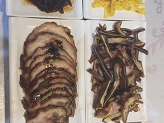 香酱热肘子-傅记酱肉