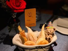 餐前面包-弦月窗LUNETTE BY AMANDA(复兴路店)