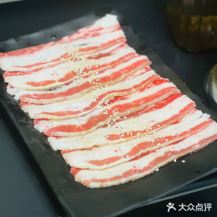 整整排了2小时‼️东北烤肉界的扛把子[胜利]