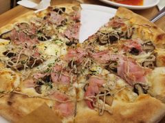 火腿蘑菇披萨-城市大道红炉披萨烘焙坊