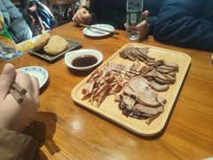 -老天桥酱肉烧饼夹肘子(天桥店)