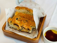 餐前面包佐黑醋汁橄榄油-藏红花·西班牙餐厅(北京五道营店)