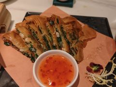 鲜虾韭菜饼-悦得闲广式点心茶楼(蓝鲸世界店)