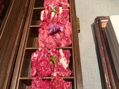 -左庭右院鲜牛肉火锅黑金店(陆家嘴中心店)