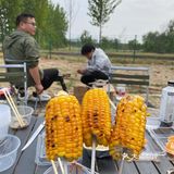 原来生活除了诗和远方，还有烧烤和啤酒