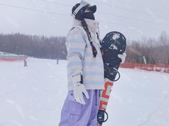 -亚布力新体委滑雪场