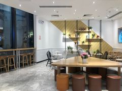 -顶东面包花园·生日蛋糕(世博店)