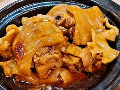 鲍汁鳕鱼膠猪手煲-禄興記香港大排档(歌斐中心店)