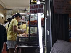 -Bánh Mì Huynh Hoa
