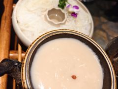 -老牌坊云南鱼豆花火锅(爱建店)