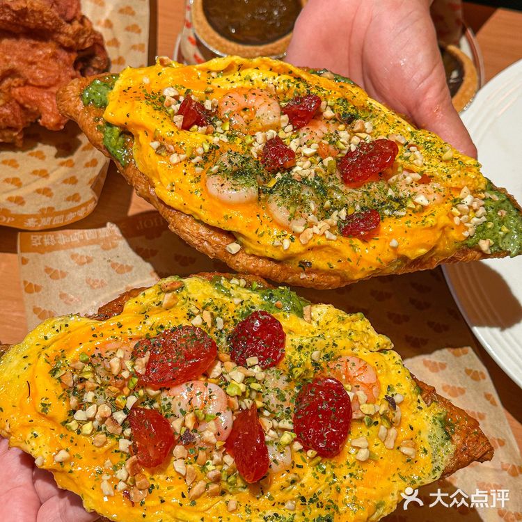 广州首家！！！滑蛋虾仁扁可颂好好吃！