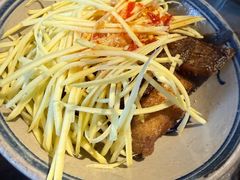 -Cục Gạch Quán