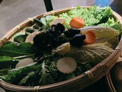 -尚尚仙·酸汤猪手·猪肚鸡火锅(华联万柳购物中心店)