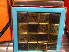 -VENCHI 闻绮(北京国贸商城店)