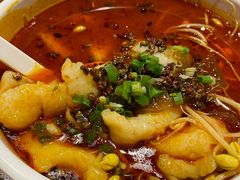 -渝是乎酸菜鱼·川渝小炒(新世界百货望京店)