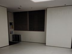 -卡罗酒店(东门晒布地铁站店)