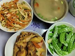 -乐禧母婴全自营月嫂(宝山店)