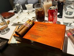 -LaClub雪茄店(上海浦东香格里拉店)